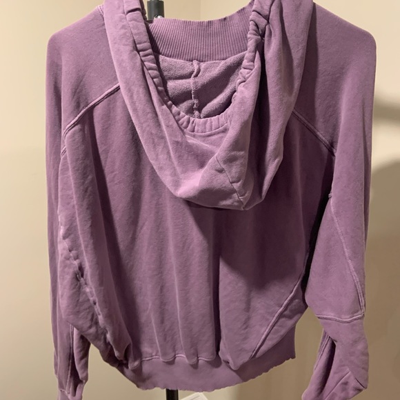 Sweatshirt - Picture 2 of 3